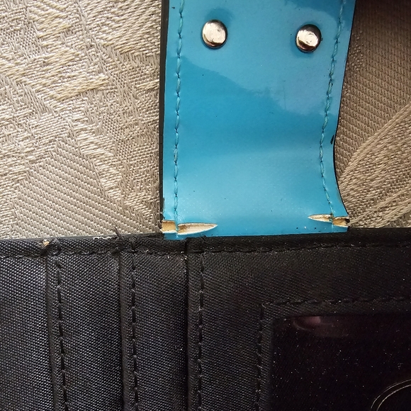 Guess Blue Wallet - Picture 4 of 4